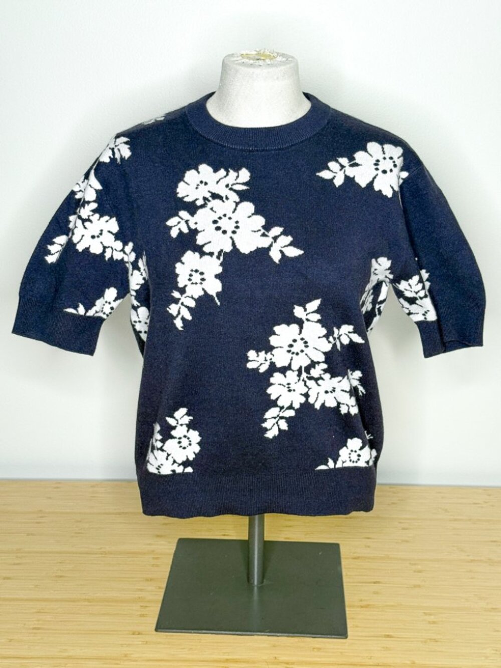 Ann Taylor Floral Jacquard Sweater Tee in Navy Size Small